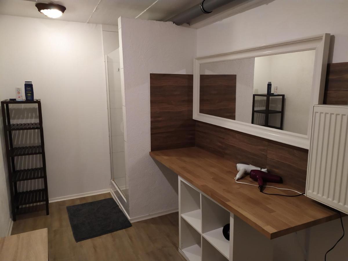 West - Michael Apartment